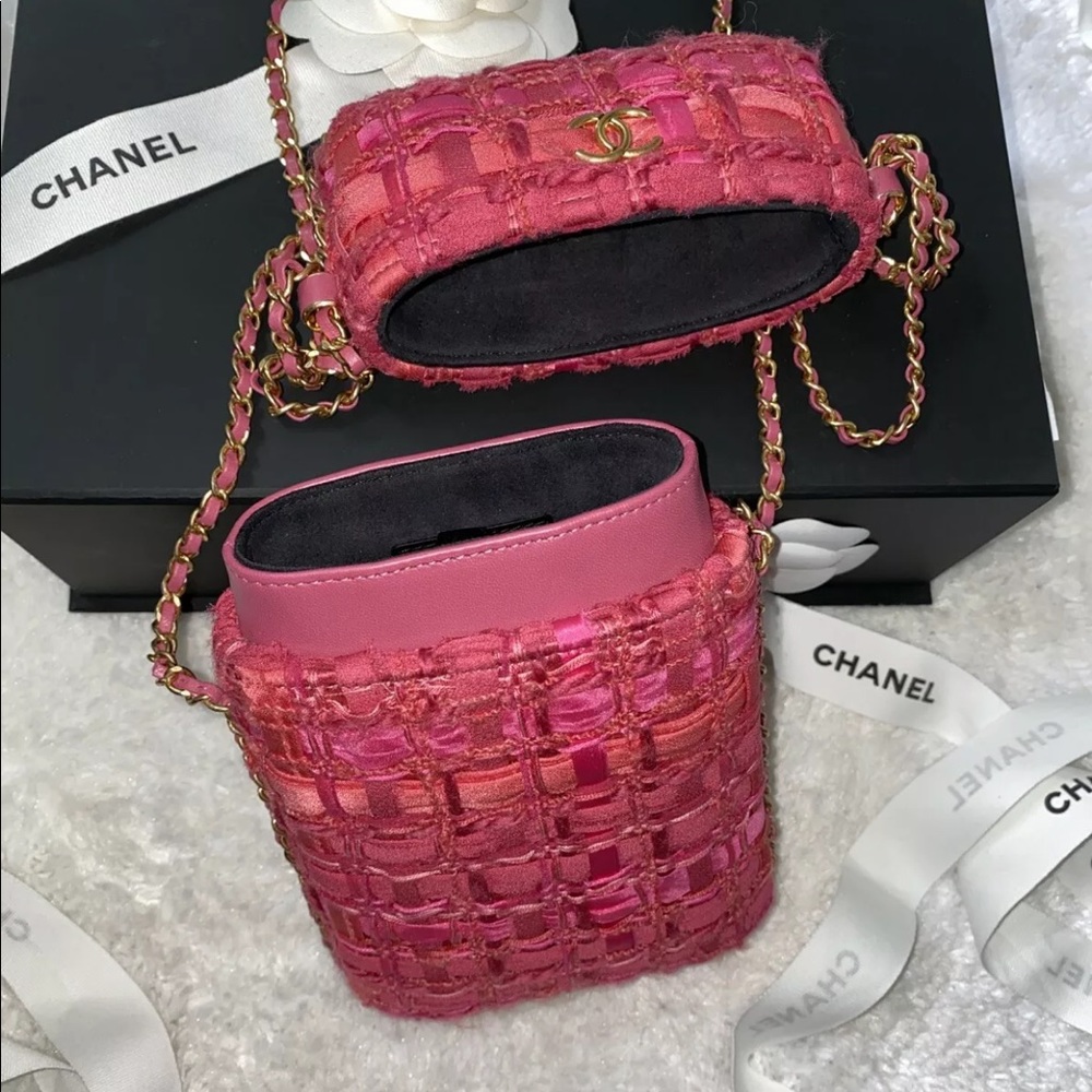 Auth Chanel tweed chain around phone holder purse pink cross body runway bag - Picture 5 of 12